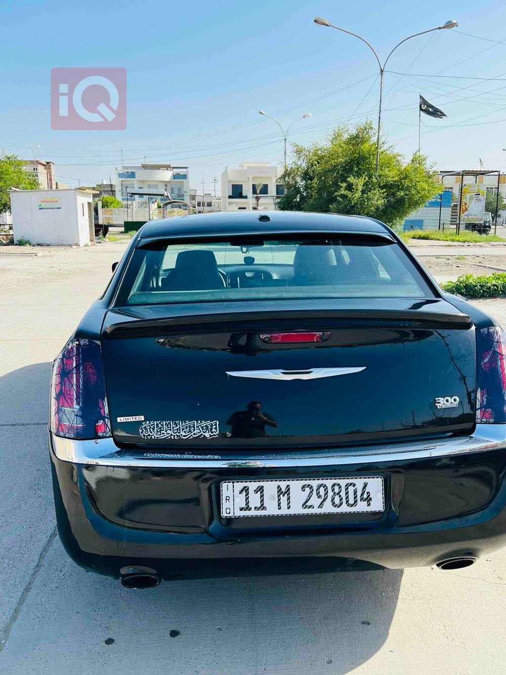 کرایسلەر 300